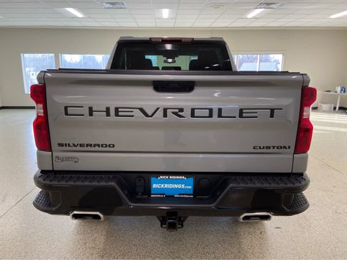 Used 2024 Chevrolet Silverado 1500 Custom Trail Boss w/ LPO, Dark Essentials Package image 6