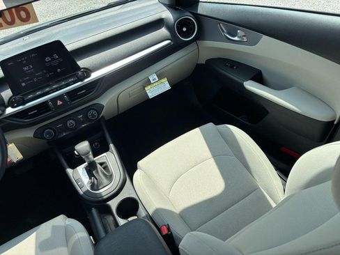 Used 2023 Kia Forte LXS w/ LXS Technology Package FWD image 16