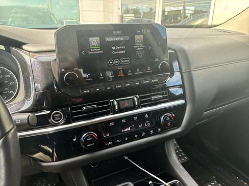 Certified 2024 Nissan Pathfinder SL AWD/4WD image 11