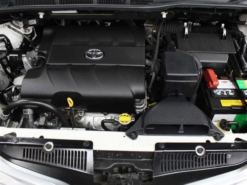Used 2011 Toyota Sienna Limited w/ Premium Pkg FWD image 21
