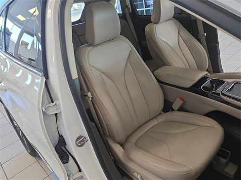 Used 2022 Lincoln Nautilus FWD w/ Premium Package image 24