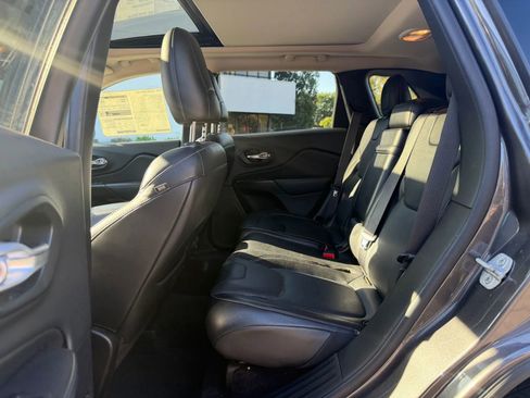 Used 2014 Jeep Cherokee Limited w/ Luxury Group image 7