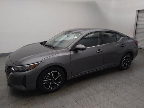 Used 2025 Nissan Sentra SV FWD image 2