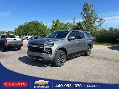 New 2026 Chevrolet Suburban LS w/ LS Custom Edition AWD/4WD image 1