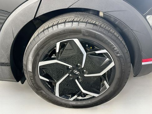 Used 2024 Hyundai Ioniq 5 SEL image 11