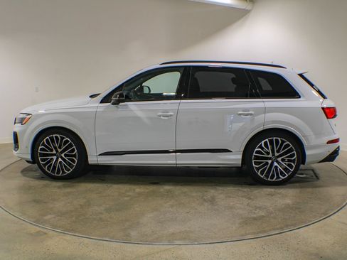 Used 2025 Audi SQ7 Prestige AWD/4WD image 27