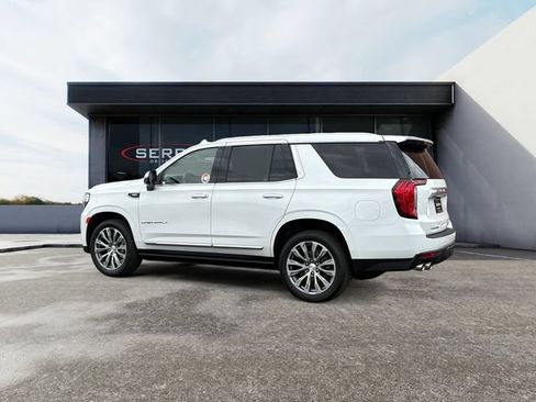 Used 2021 GMC Yukon Denali w/ Denali Premium Package AWD/4WD image 3