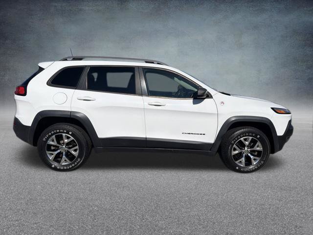 Used 2016 Jeep Cherokee Trailhawk AWD/4WD image 5