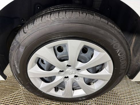Used 2025 Toyota Corolla LE image 17