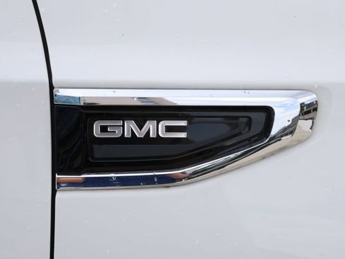 Used 2022 GMC Yukon XL SLE w/ Gmc Pro Safety Plus Package AWD/4WD image 9