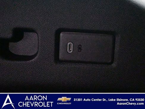 New 2026 Chevrolet Suburban LT w/ Comfort Package AWD/4WD image 43