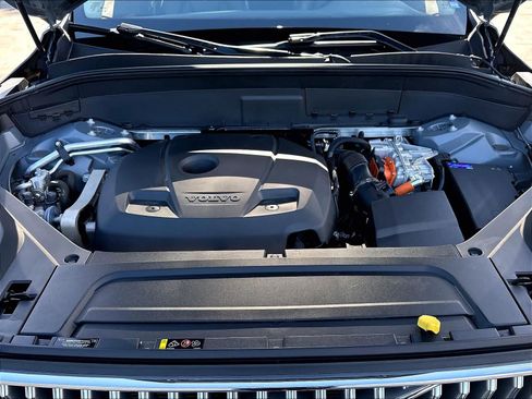 Used 2023 Volvo XC90 T8 Plus w/ Protection Package AWD/4WD image 13