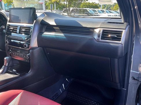 Used 2022 Lexus GX 460 Premium w/ Accessory Package AWD/4WD image 14