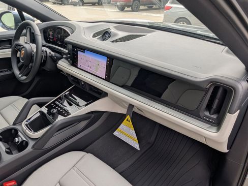 New 2026 Porsche Cayenne Coupe AWD/4WD image 25