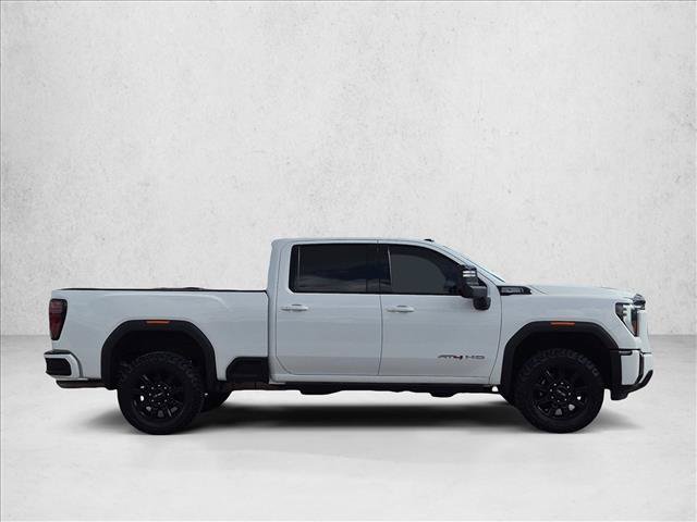 Used 2024 GMC Sierra 2500 AT4 AWD/4WD image 4