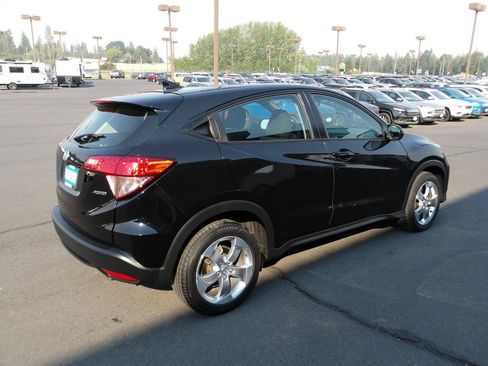 Used 2017 Honda HR-V LX image 5