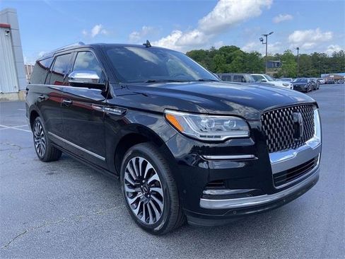Used 2022 Lincoln Navigator Black Label image 11