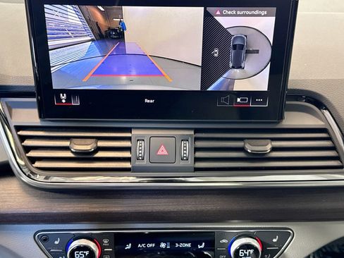 Used 2025 Audi Q5 e Premium Plus w/ Premium Plus Package image 14