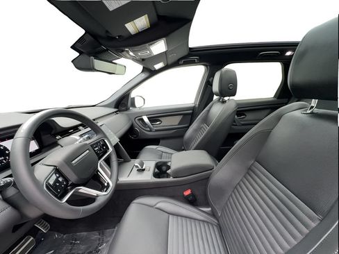 Used 2025 Land Rover Discovery Sport Dynamic SE AWD/4WD image 19