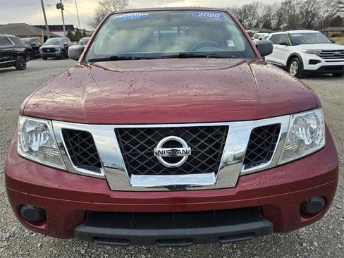 Used 2020 Nissan Frontier SV image 2