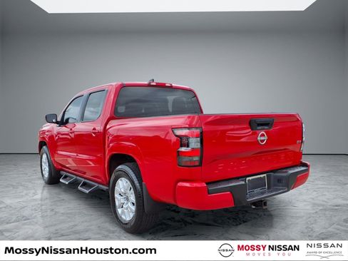 Used 2023 Nissan Frontier SV w/ Tow Package image 2