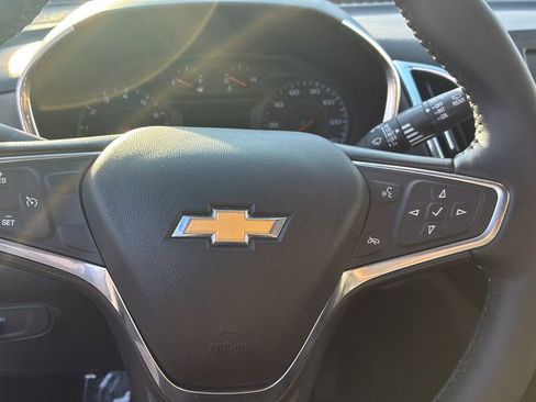 Used 2018 Chevrolet Equinox LT image 12