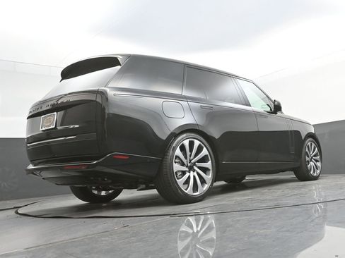 New 2026 Land Rover Range Rover Long Wheelbase SE AWD/4WD image 37