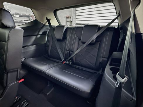 Used 2025 Volkswagen Atlas SE FWD image 30