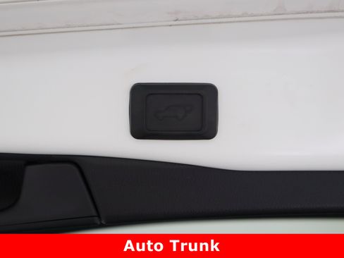 Used 2020 Toyota RAV4 Limited image 37