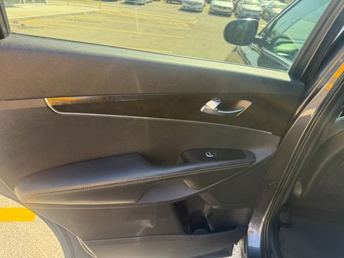 Used 2016 Kia Sorento LX w/ LX Convenience Package image 15