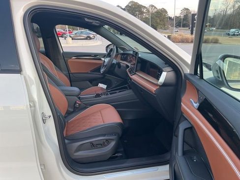 New 2026 Volkswagen Tiguan SEL R-Line image 32