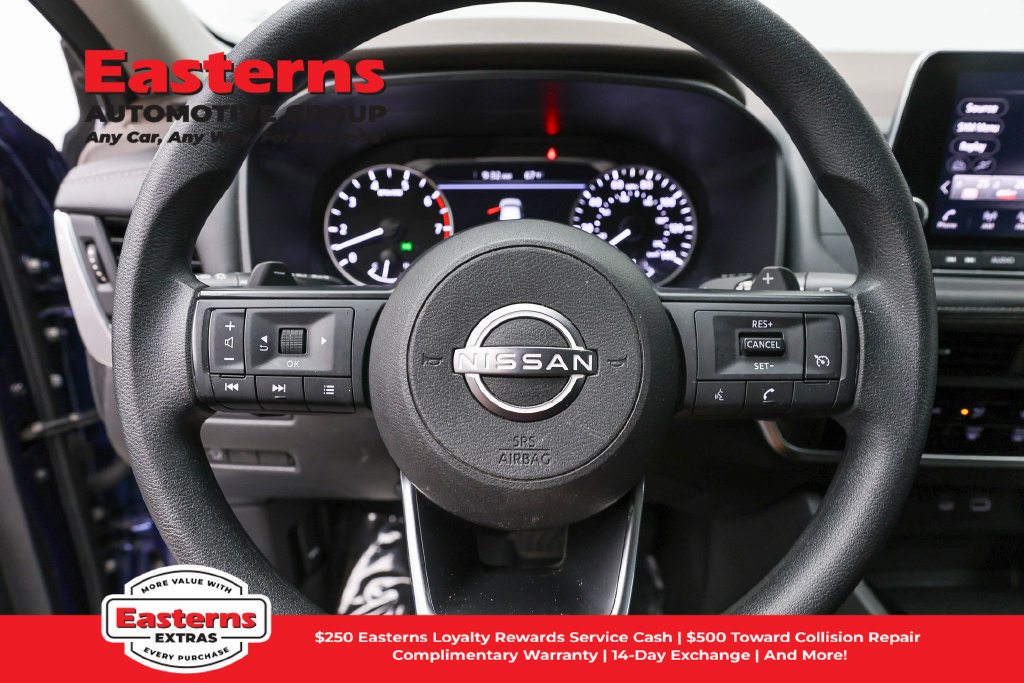 Used 2023 Nissan Rogue S AWD/4WD image 11