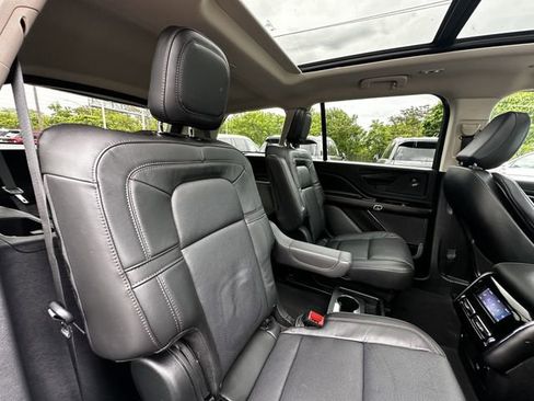 Certified 2024 Lincoln Aviator Reserve w/ Elements Package Plus AWD/4WD image 38