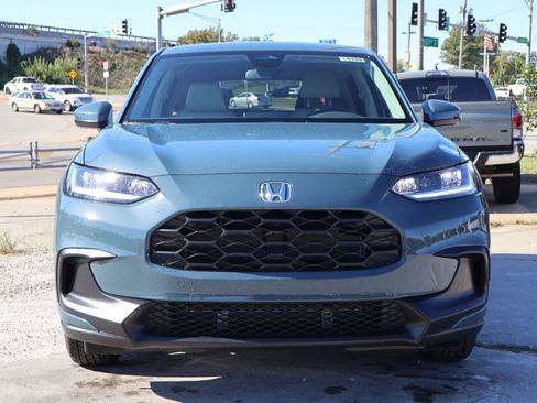 New 2026 Honda HR-V LX image 2