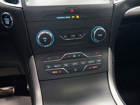 Used 2020 Ford Edge ST-Line w/ Cold Weather Package image 38