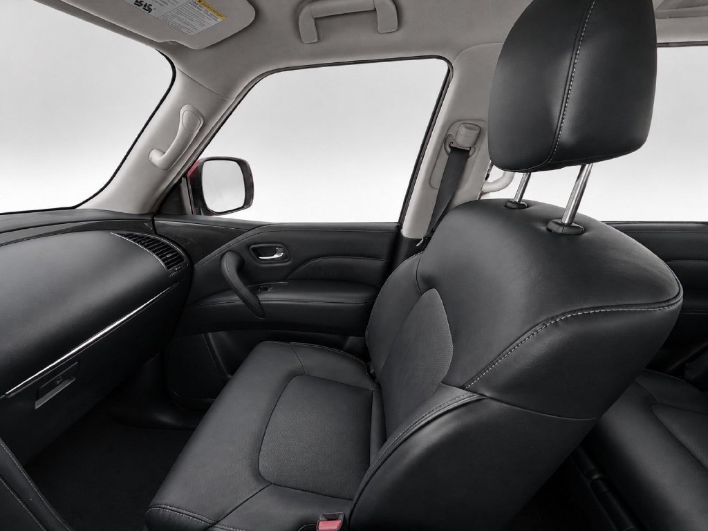 Used 2022 INFINITI QX80 Luxe w/ All-Season Package AWD/4WD image 13