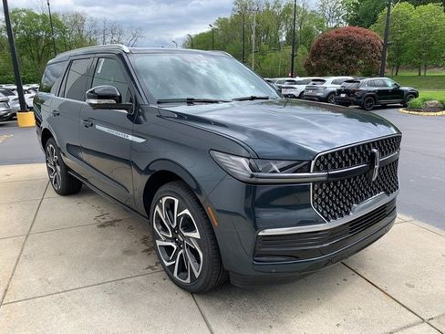 New 2026 Lincoln Navigator Reserve AWD/4WD image 8