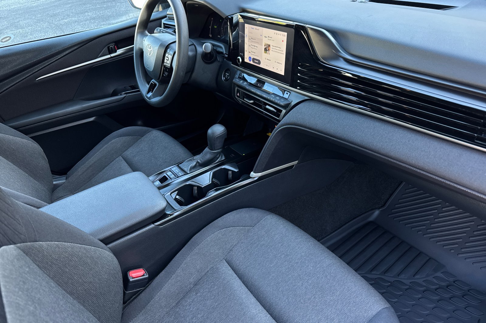 Used 2025 Toyota Camry LE FWD image 17
