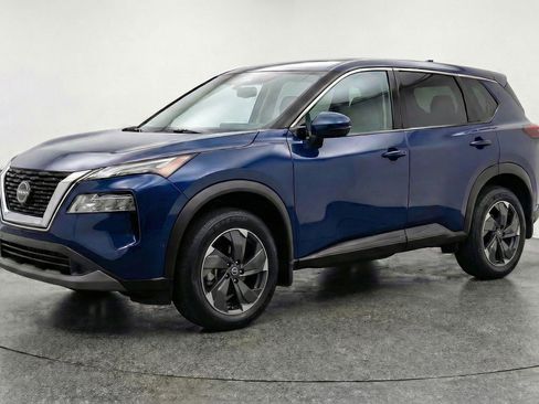 Used 2025 Nissan Rogue SV AWD/4WD image 3
