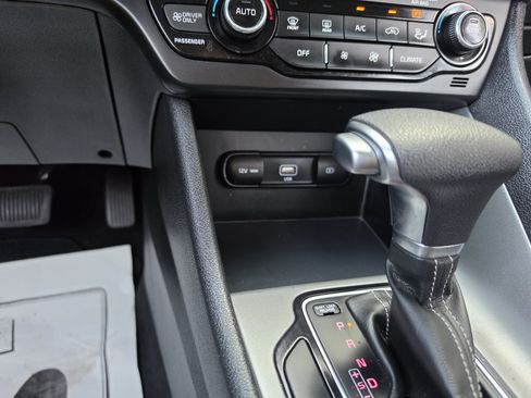 Used 2022 Kia Niro LX FWD image 33
