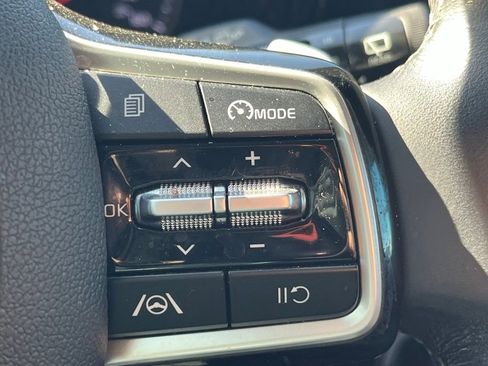 Used 2022 Kia Sorento S FWD image 16