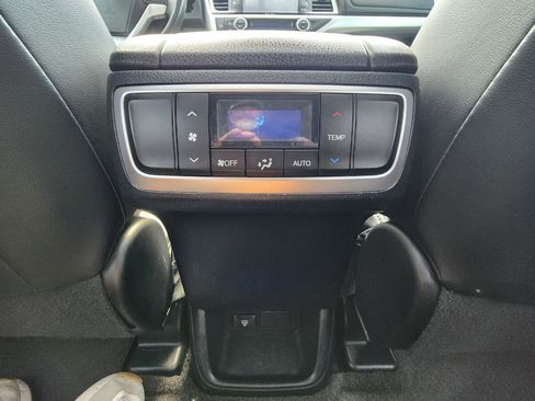 Used 2015 Toyota Highlander XLE FWD image 24