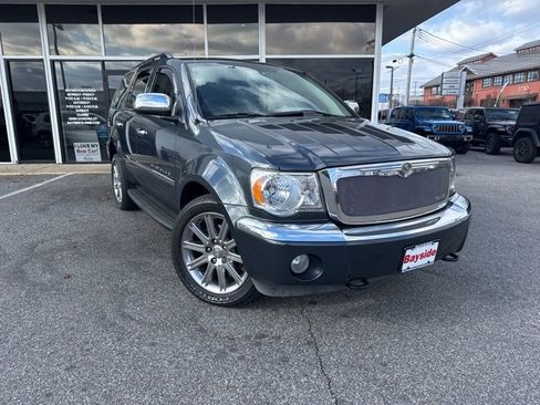 Used 2008 Chrysler Aspen Limited image 2