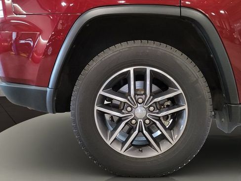Used 2017 Jeep Grand Cherokee Limited w/ Trailer Tow Group IV AWD/4WD image 34