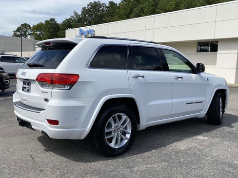 Used 2017 Jeep Grand Cherokee Overland w/ Jeep Active Safety Group image 3