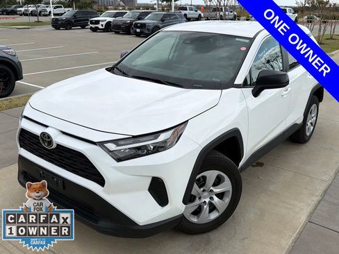 Used 2025 Toyota RAV4 LE AWD/4WD image 3