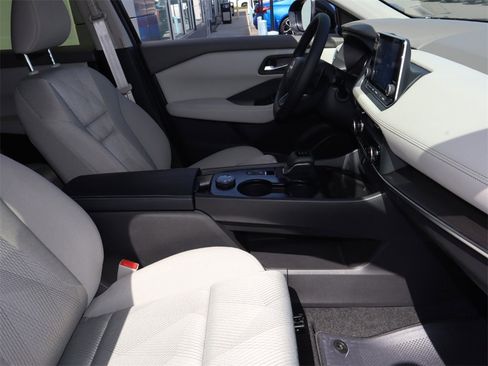 Certified 2025 Nissan Rogue SV image 20