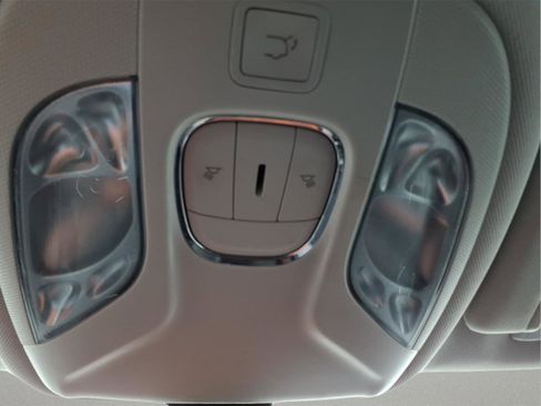 Used 2018 Jeep Compass Limited image 28