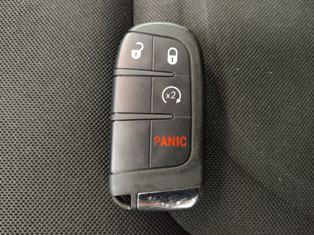 Used 2020 Jeep Renegade Latitude FWD image 32