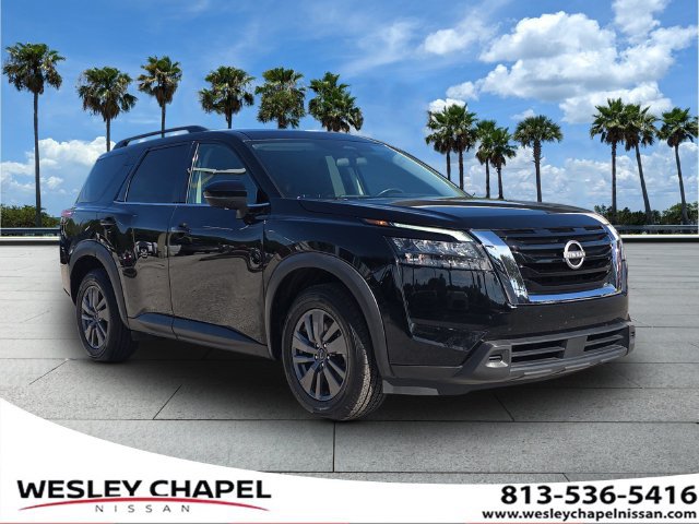 Certified 2024 Nissan Pathfinder SV FWD image 1